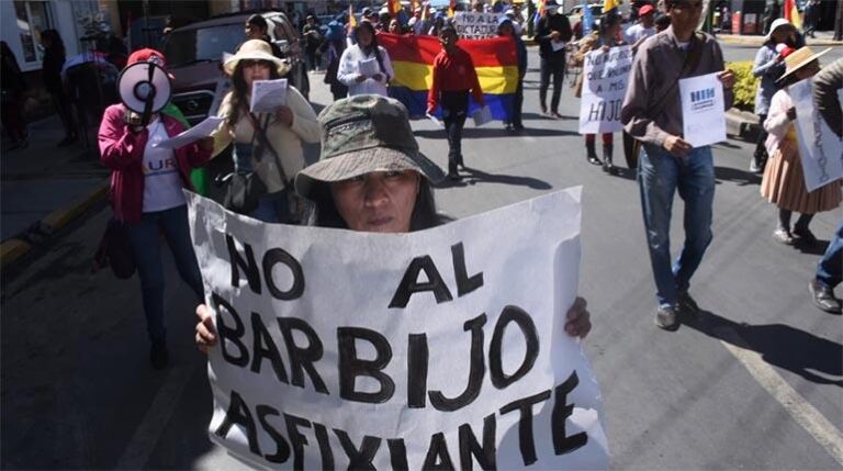 ANTIVACUNAS GRUPOS MARCHAN