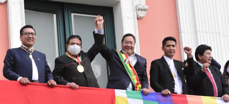 LUIS ARCE PALACIO QUEMADO CON VICE