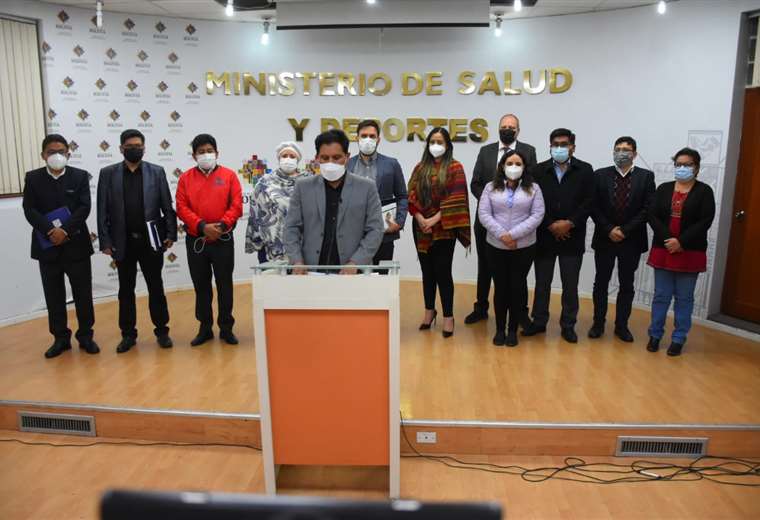 YEISON AUZA CON OTROS MINISTROS