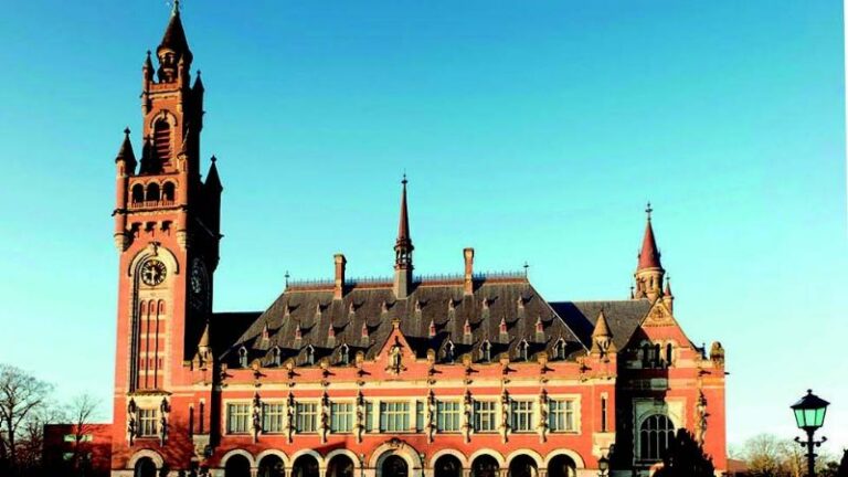 El Palacio de la Paz es la sede de la Corte Internacional de Justicia, donde se ventila el caso