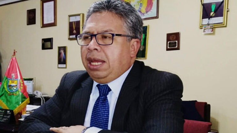 LARREA PDTE COL MEDICO BOLIVIA
