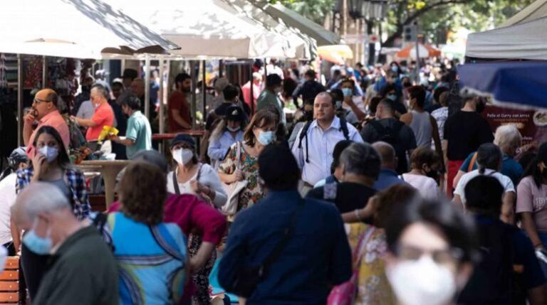 PERSONAS SIN BARBIJO EN CHILE