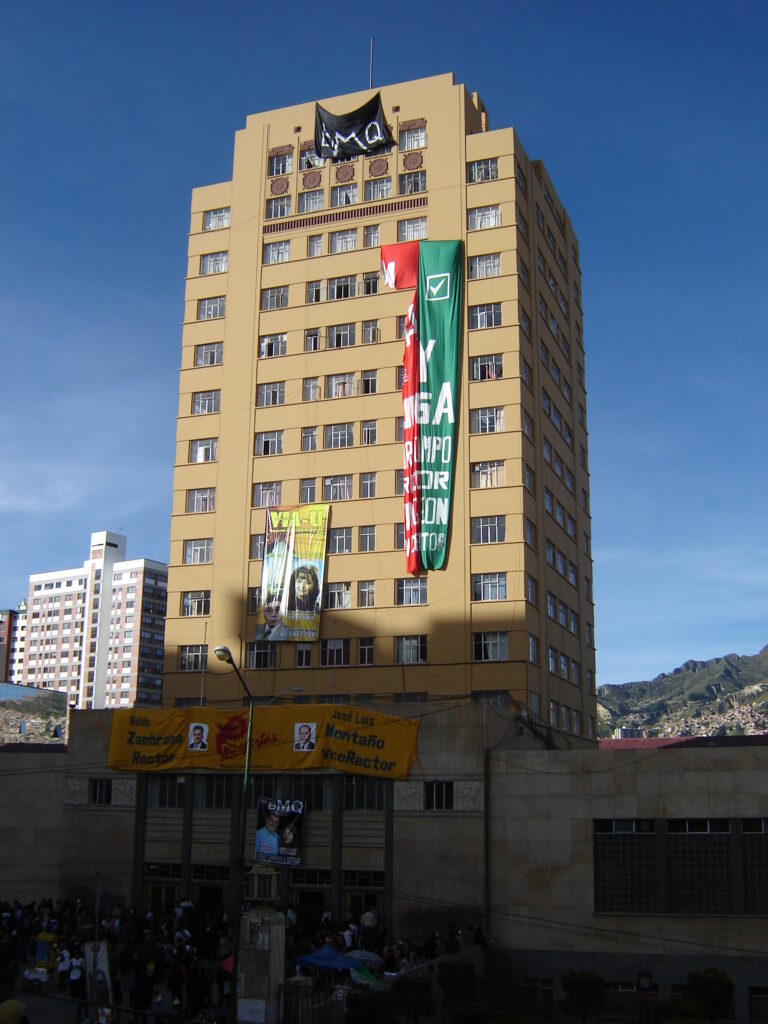 Universidad_Mayor_de_San_Andrés,_Monoblock