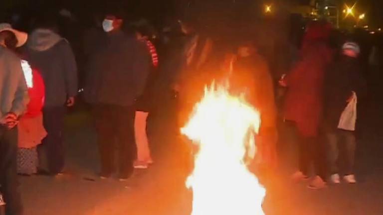 la-protesta-de-padres-en-la-alcaldia_