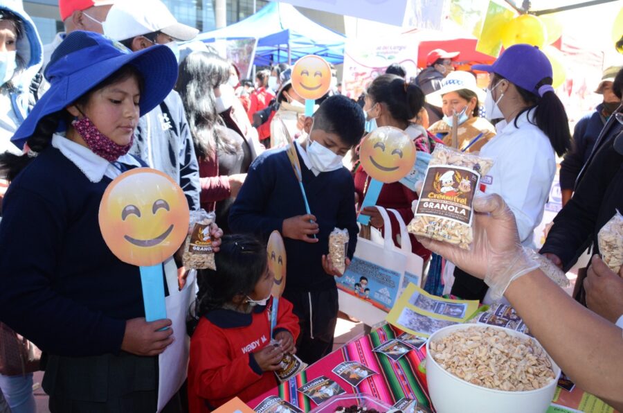 DEGUSTACION DEL DESAYUINO ESCOLAR EN EL ALTO