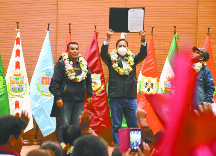 ECO-GREMIALES-JORGE-MAMANI-2-696x505