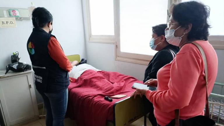 MUJER TAXISTA FUE BALEADA EN TARIJA POR UN EFECTIVO POLICIAL