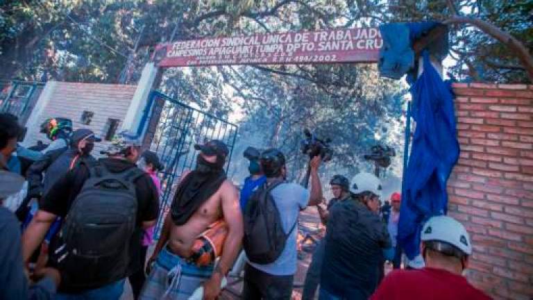 2022111192440-grupos-que-piden-censo-2023-queman-sede-de-los-campesinos