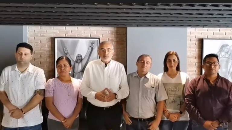 El expresidente Carlos Mesa da conferencia de prensa, desde Santa Cruz.
