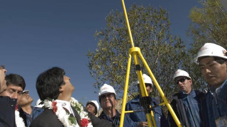 el-presidente-evo-morales-entrega-red_21-4490870_20230112162019