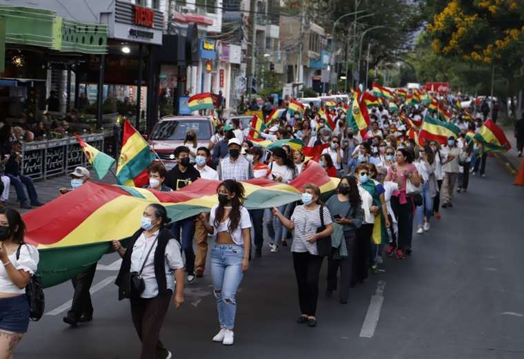 marcha-de-mujeres-en-cochabamba-foto-apg_1788219355_760x520
