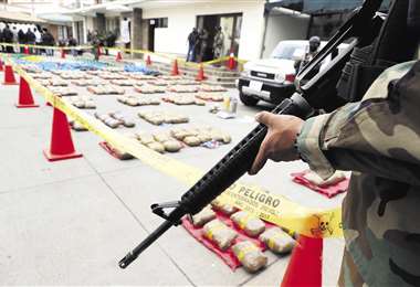 ms-de-800-kilogramos-de-droga-se-decomisaron-en-el-trpico-de-co_443419848_380x260