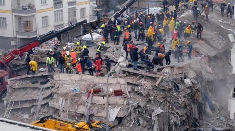 labores de rescate en turquia