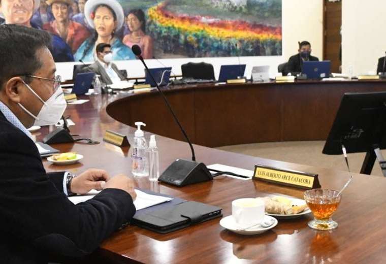 el-presidente-arce-en-reunin-de-gabinete-_397741554_760x520