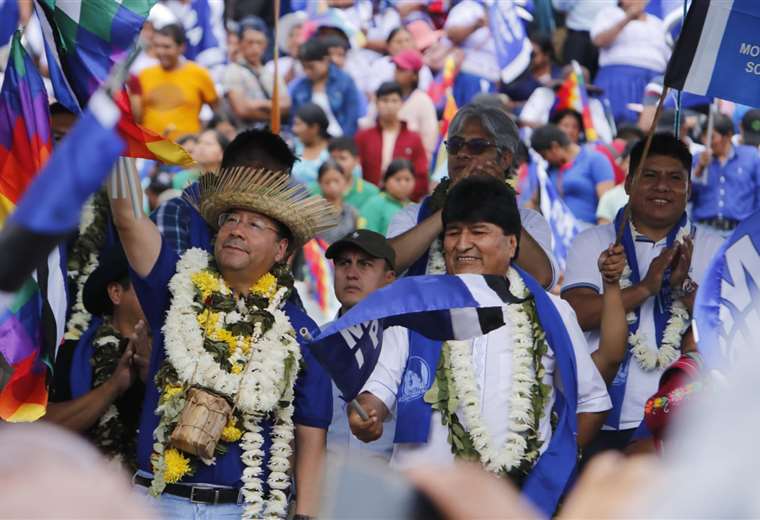luis-arce-y-evo-morales-en-los-festejos-del-mas