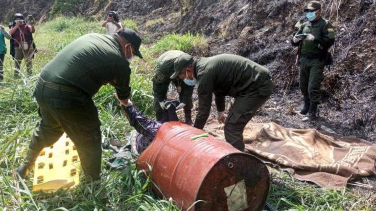 El turril donde fue hallado el cuerpo del universitario Coroico Coroico