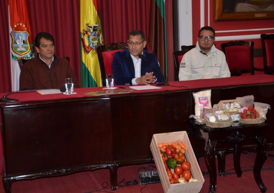 OSCAR MONTES GOBERNADOR DE TARIJA