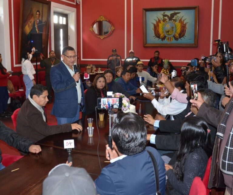 homenaje a la prensa