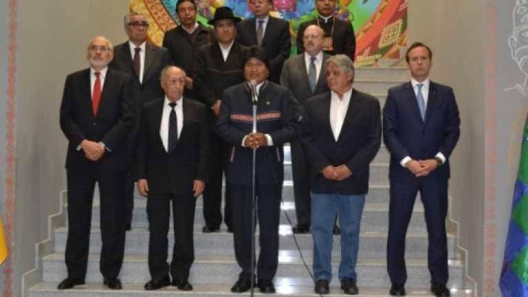 En primera línea, algunos exmandatarios del país. ABI
