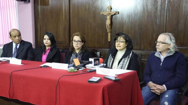 Los miembros de las cuatro comisiones explican cómo trabajará cada una de ellas. CEB