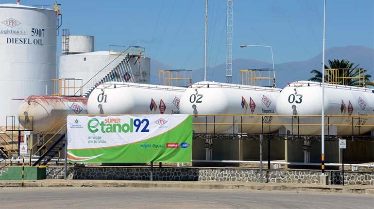 Tanques de almacenamiento de YPFB