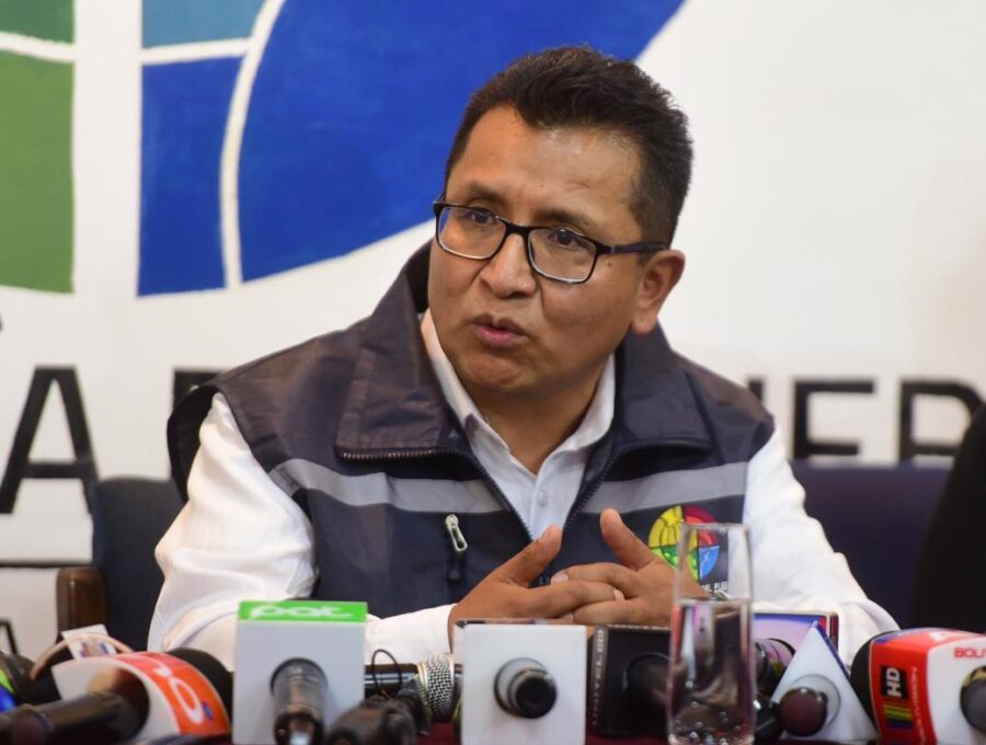 El defensor del Pueblo, Pedro Callisaya