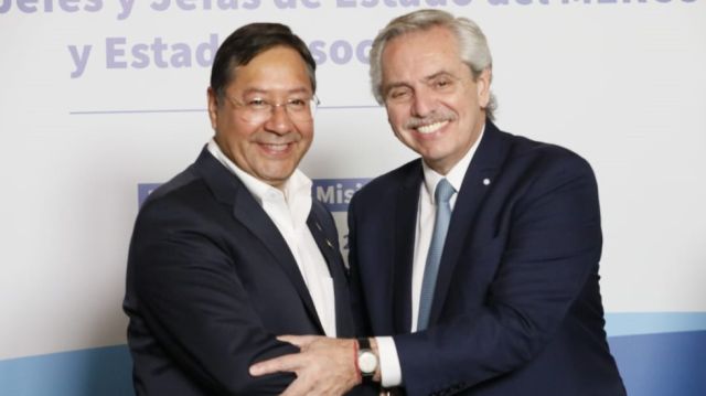 d541fc21-87c6-4e03-9294-13f9d386663a