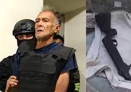 hombre con arma en cbba