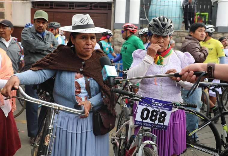ministra-orellana-compite-en-carrera-ciclista_1713937500_760x520