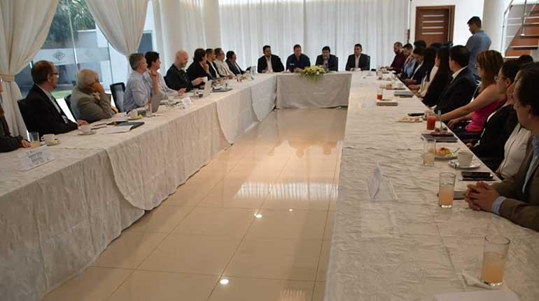 Reunión técnica entre autoridades del Gobierno con una misión de Petrobras