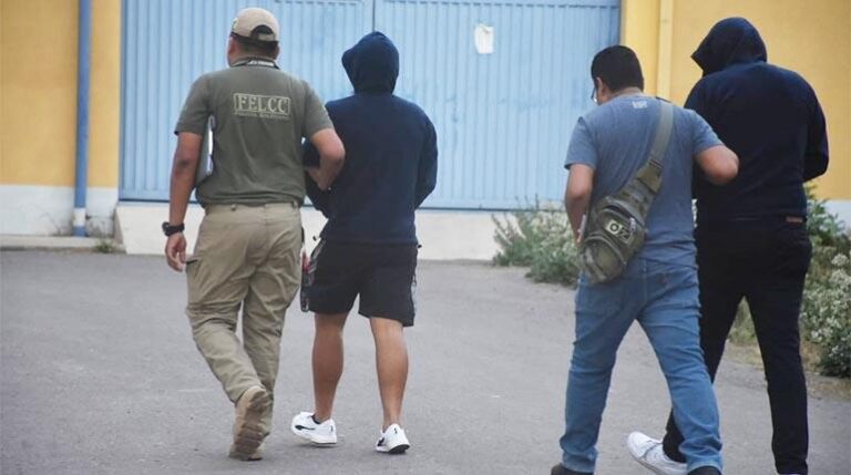 Los jugadores en el Instituto de Investigaciones Forenses de la Fiscalía de Cochabamba, el martes