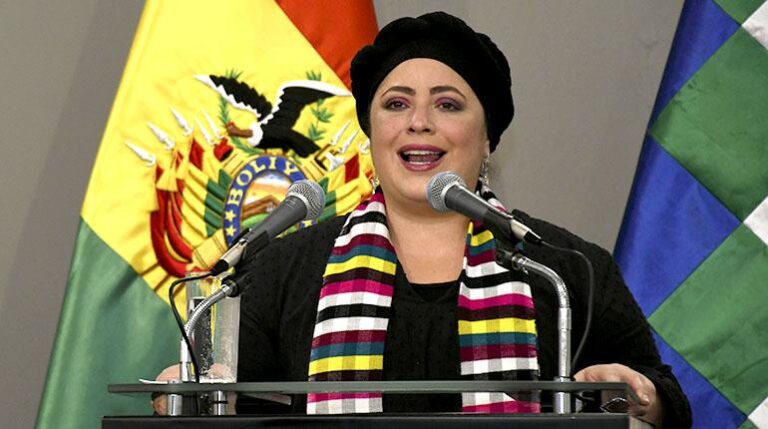 MINISTRA PRADA