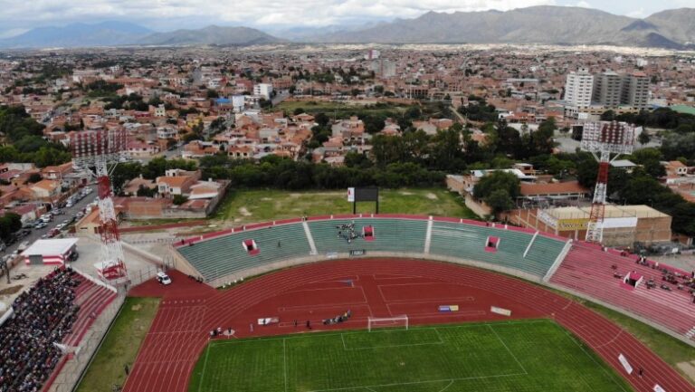 el-estadio-iv-centenario-estreno-su-tablero-digital-en-el-partido-de-real-tomayapo_1576505999-b