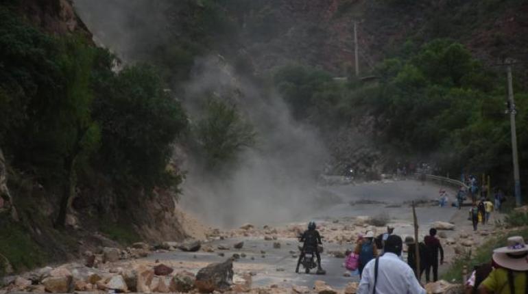 Explosión de dinamita en la zona de Parotani, carretera al occidente