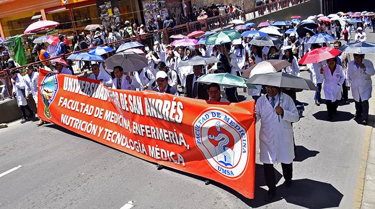 MADICOS EN MARCHA