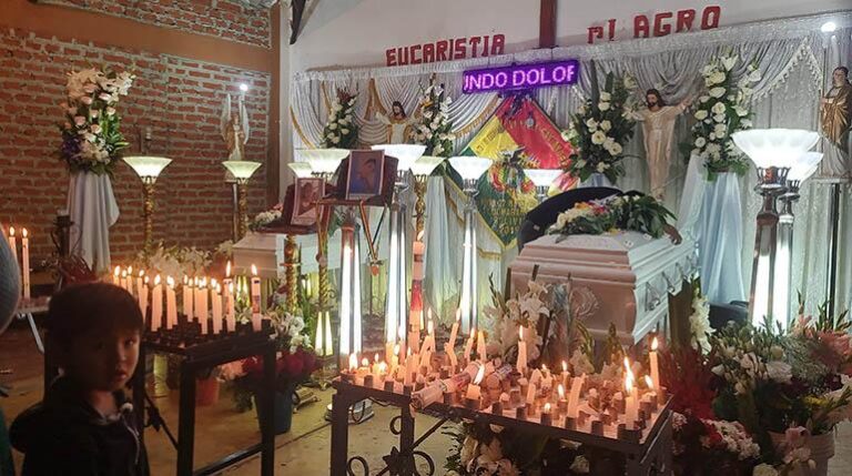 velorio de niños fallecidos