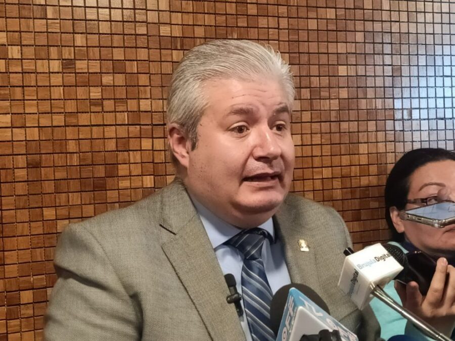 7334ebcd-7d58-461e-965f-b5cf354f87f9-990x743