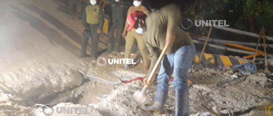 uno-de-los-brigadistas-trabaja-en-la_101-9169152_20240607113449