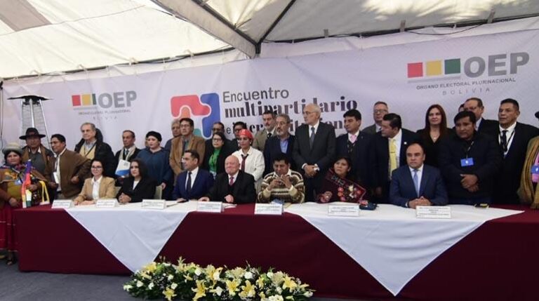CUMBRE POLITICA EL TSE
