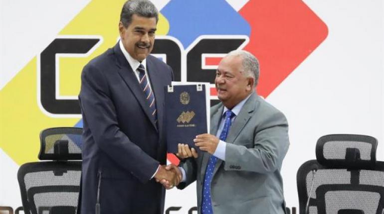 MADURO PRESIDENTE EN LA CNE