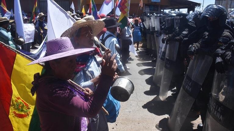 Los autoconvocados marchan en Sipe Sipe.