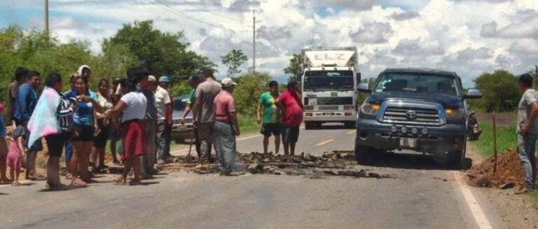 imagen-corte-carretera-san-julian_101-10487458_20241124013440