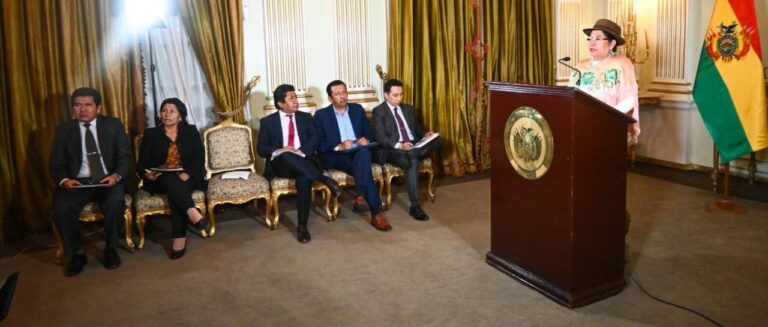 un-evento-en-la-cancilleria-de-boliv_101-10744306_20241226141705
