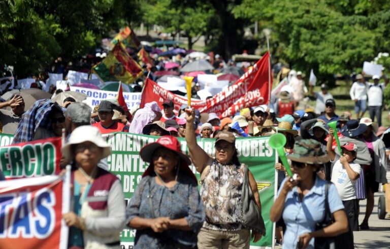 ec-marcha-gremiales-016-1