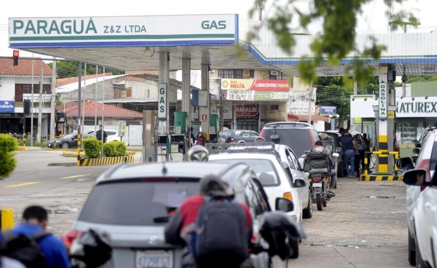 fila-por-combustibles