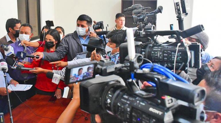 periodistas camarografos