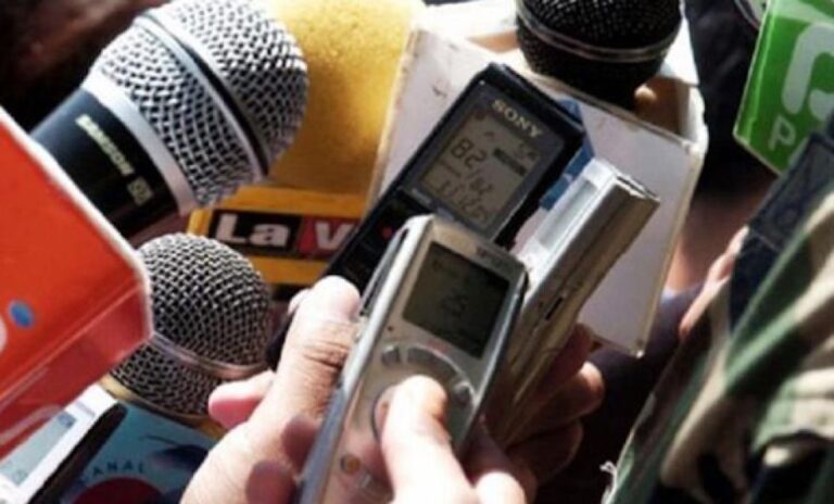 PRENSA MICROFONOS