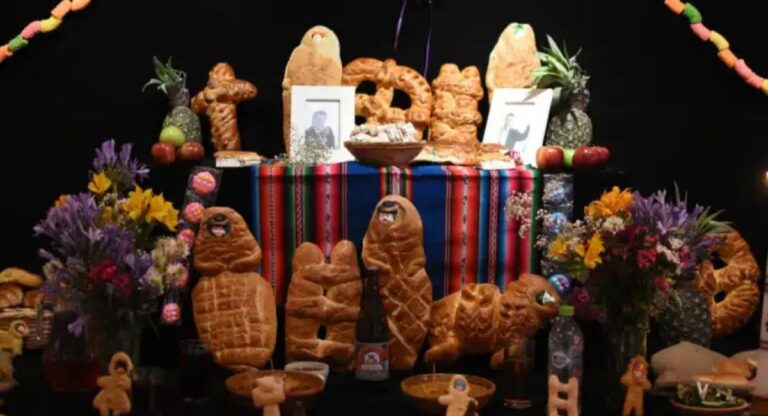 que-elementos-debe-tener-la-mesa-de-todos-santos-1261006