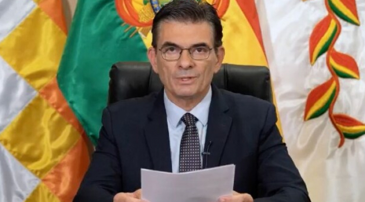 b_54010_paz-denuncia-una-cloaca-de-corrupcion-y-crea-comision-de-la-verdad-de-los-hidrocarburos-1