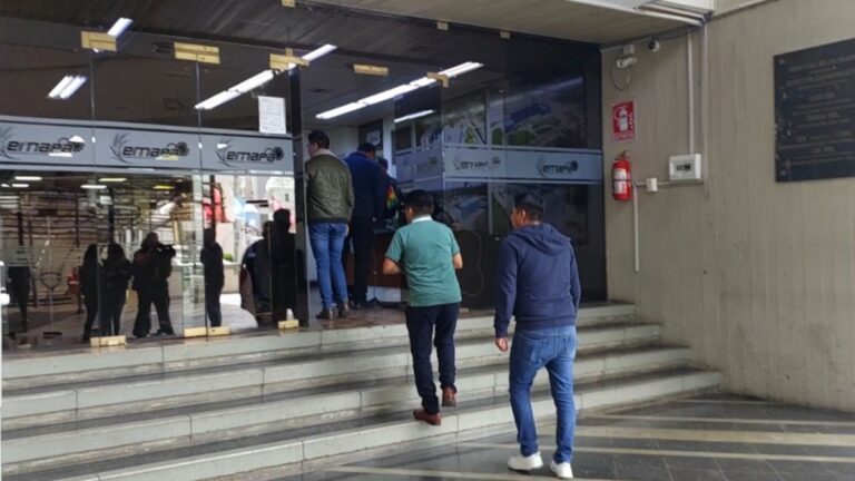 u-oficinas-de-emapa-en-el-palacio-de-comunicaciones-_1762966818